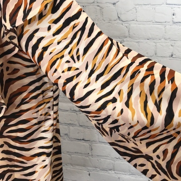 WHO WHAT WEAR Animal Print Blouse Top sz S - Picture 2 of 9